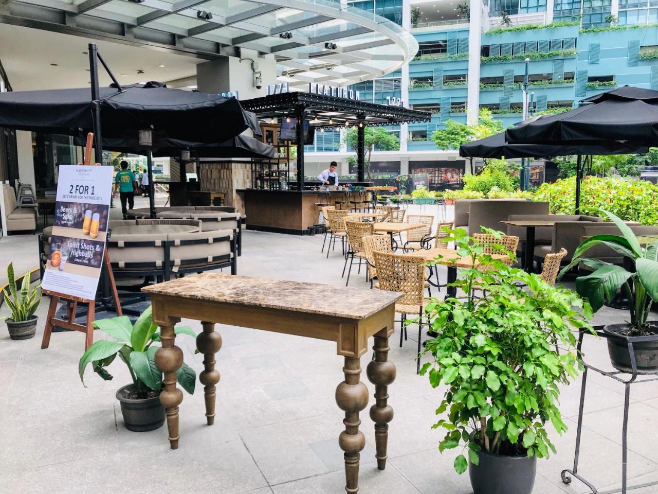 One Uptown Residence Bgc Pateros Buitenkant foto